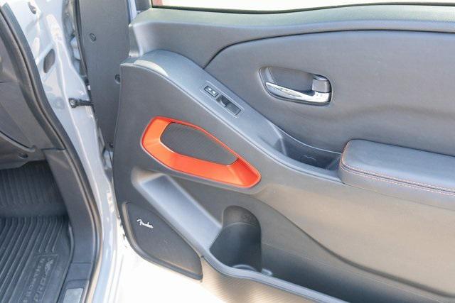 Photo of 2023 Boulder Gray Pearl Nissan Frontier