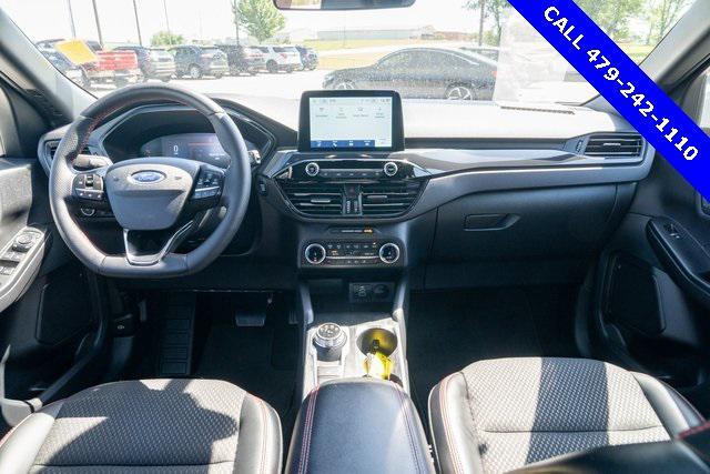 Photo of 2025 Silver Metallic Ford Escape