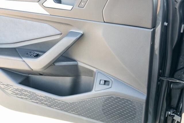 Photo of 2025 Platinum Gray Metallic Volkswagen Jetta