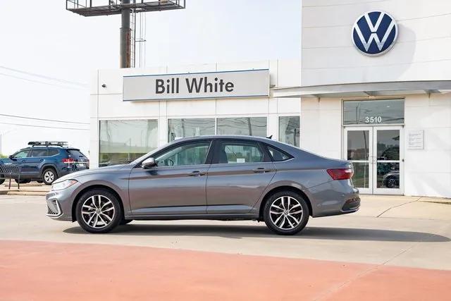 Photo of 2025 Platinum Gray Metallic Volkswagen Jetta