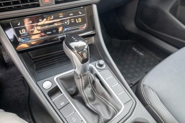Photo of 2025 Platinum Gray Metallic Volkswagen Jetta