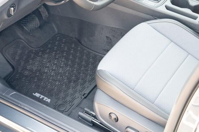Photo of 2025 Platinum Gray Metallic Volkswagen Jetta