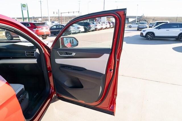 Photo of 2025 Aurora Red Volkswagen Atlas Cross Sport