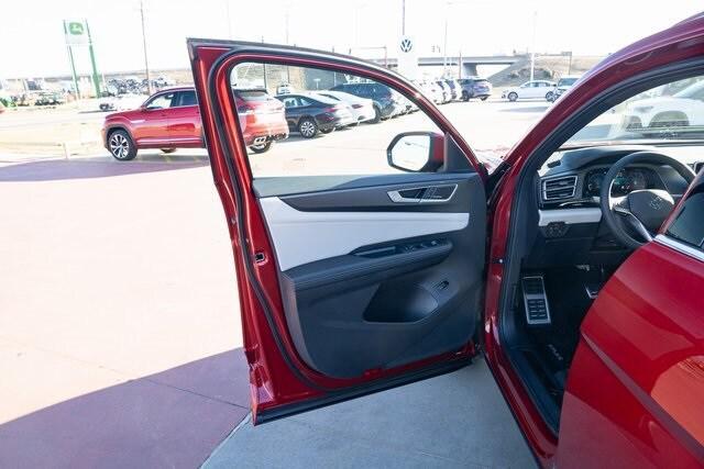 Photo of 2025 Aurora Red Volkswagen Atlas Cross Sport