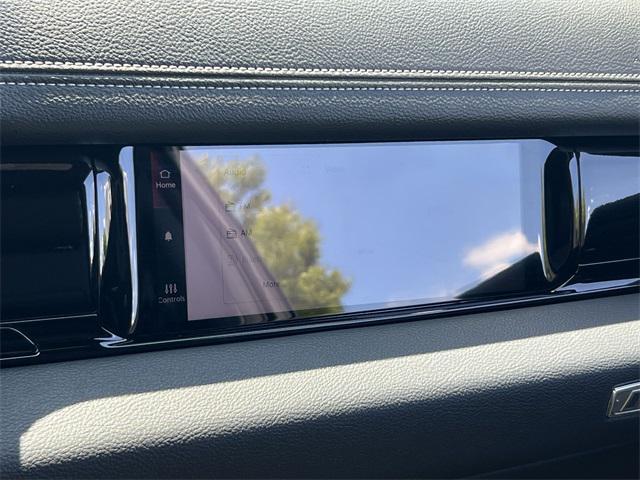 Photo of 2026 Diamond Black Crystal Pearlcoat RAM 1500