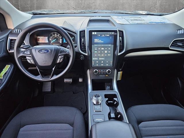 Photo of 2024 Carbonized Gray Metallic Ford Edge