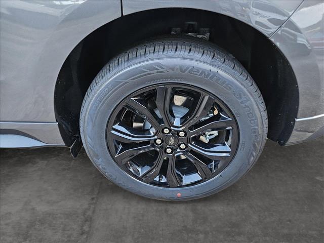 Photo of 2024 Carbonized Gray Metallic Ford Edge