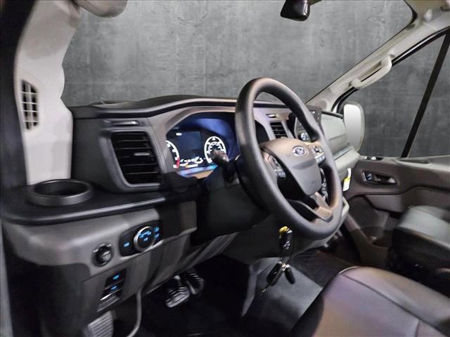 Photo of 2025 Oxford White Ford Transit-250