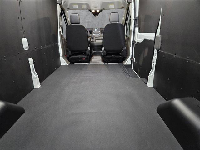 Photo of 2025 Oxford White Ford Transit-250