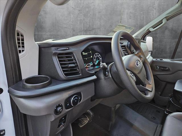 Photo of 2025 Oxford White Ford Transit-150