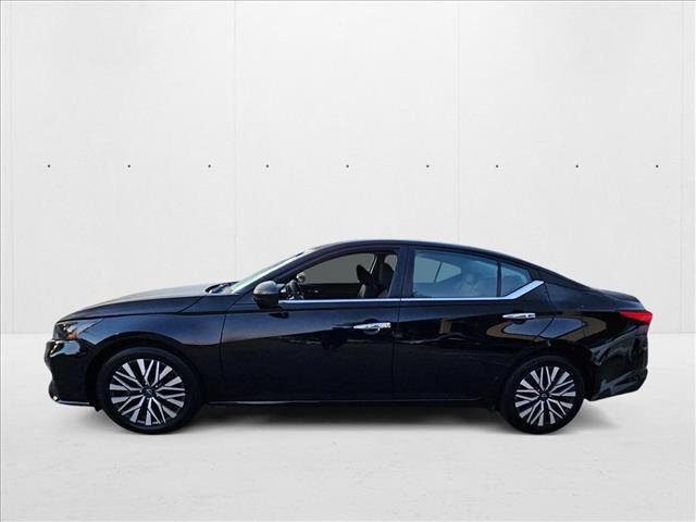 Photo of 2024 Super Black Nissan Altima