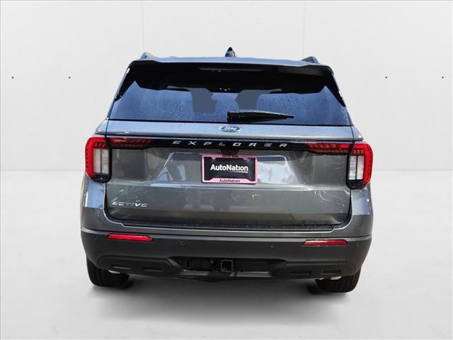 Photo of 2025 Carbonized Gray Metallic Ford Explorer