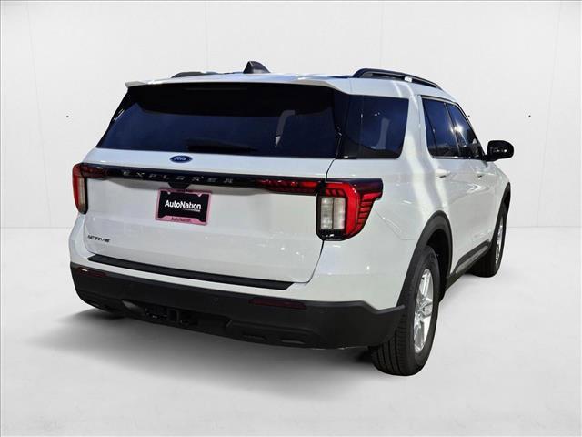 Photo of 2025 Star White Metallic Tri-Coat Ford Explorer