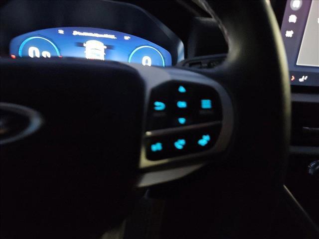 Photo of 2025 Star White Metallic Tri-Coat Ford Explorer