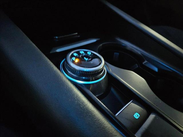 Photo of 2025 Star White Metallic Tri-Coat Ford Explorer