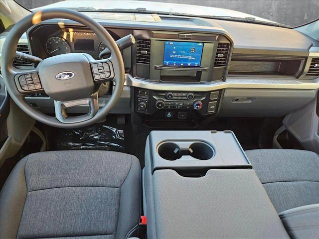 Photo of 2025 Oxford White Ford F-250