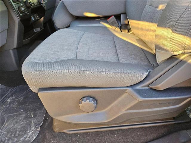 Photo of 2025 Oxford White Ford F-250