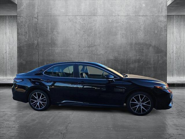 Photo of 2023 Midnight Black Metallic Toyota Camry