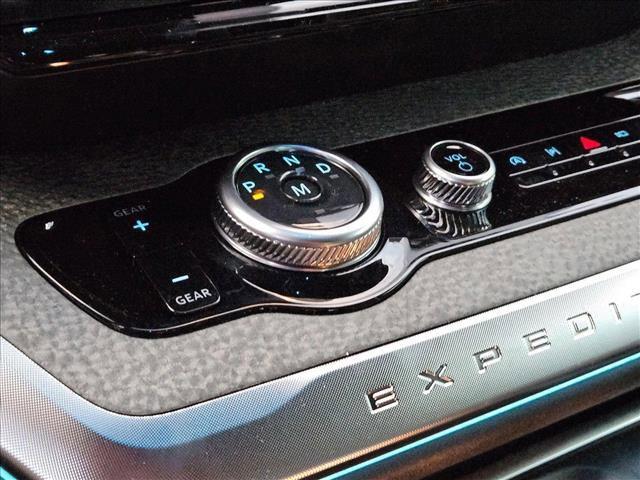 Photo of 2025 Agate Black Metallic Ford Expedition