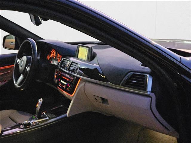 Photo of 2016 Imperial Blue Metallic BMW 320