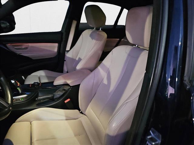 Photo of 2016 Imperial Blue Metallic BMW 320