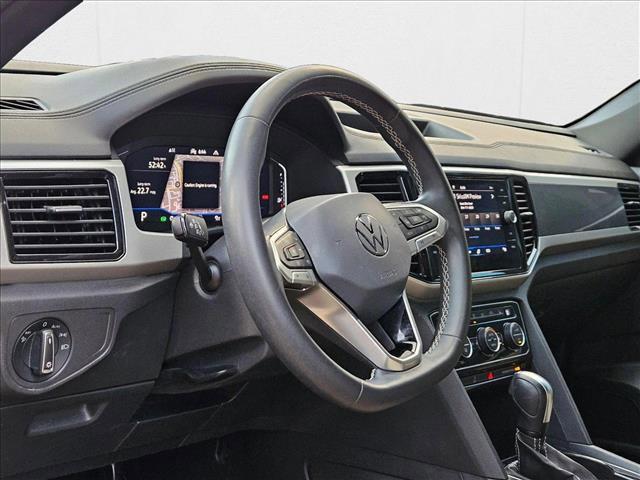 Photo of 2021 Pure White Volkswagen Atlas Cross Sport