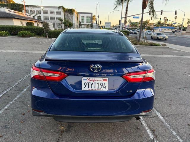 Photo of 2018 Blue Toyota Camry
