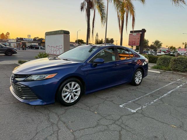 Photo of 2018 Blue Toyota Camry