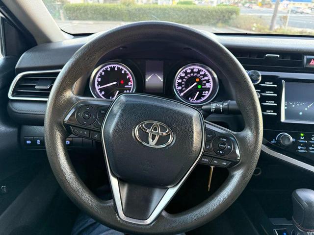 Photo of 2018 Blue Toyota Camry