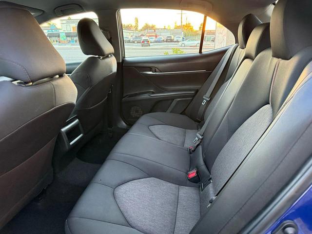 Photo of 2018 Blue Toyota Camry