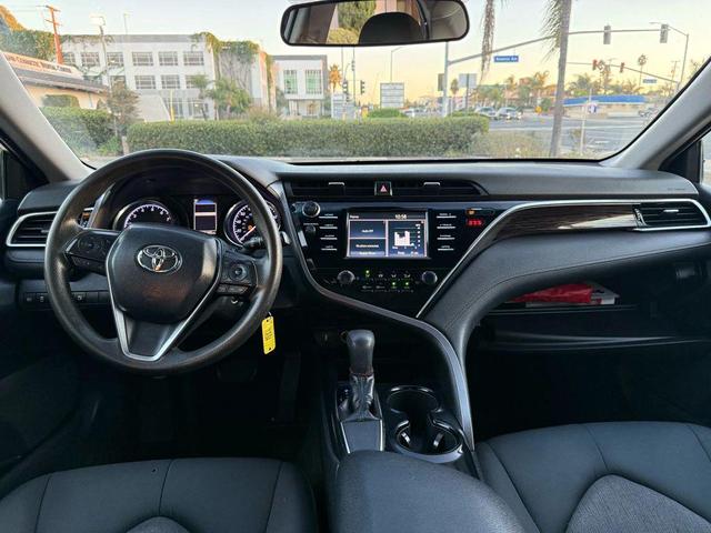 Photo of 2018 Blue Toyota Camry