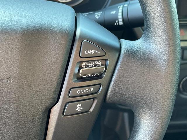 Photo of 2025 Glacier White Nissan Frontier
