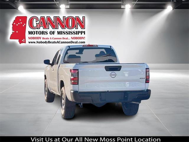 Photo of 2025 Glacier White Nissan Frontier