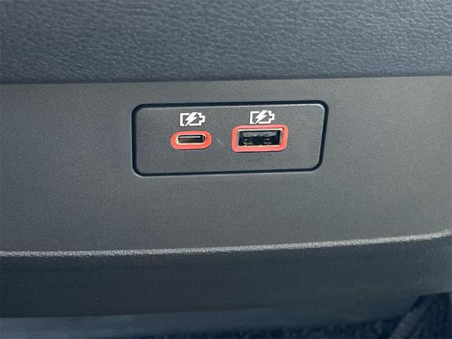Photo of 2025 Glacier White Nissan Frontier