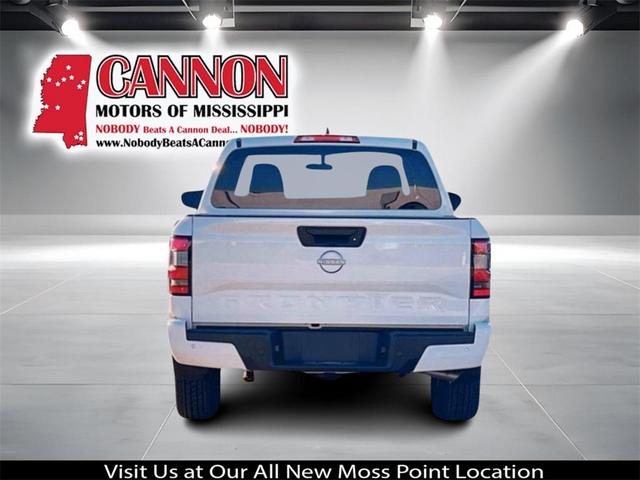 Photo of 2025 Glacier White Nissan Frontier