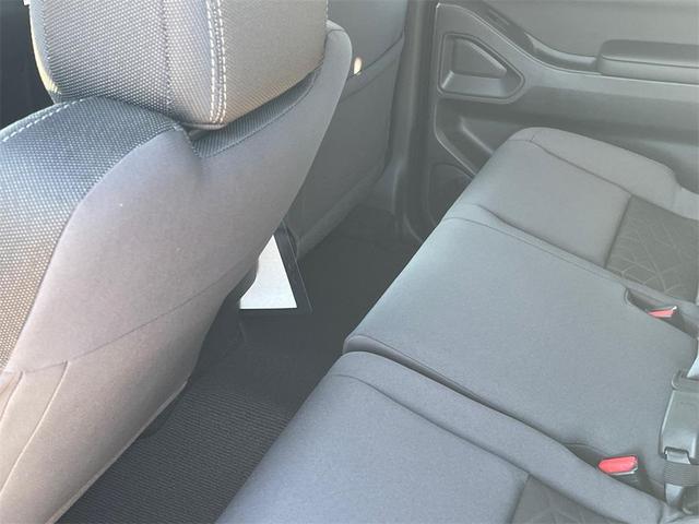 Photo of 2025 Glacier White Nissan Frontier