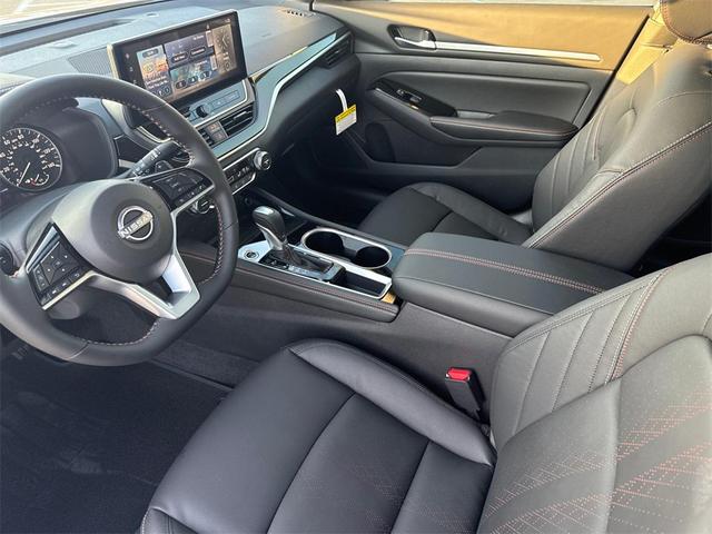 Photo of 2025 Gray Sky Pearl Nissan Altima