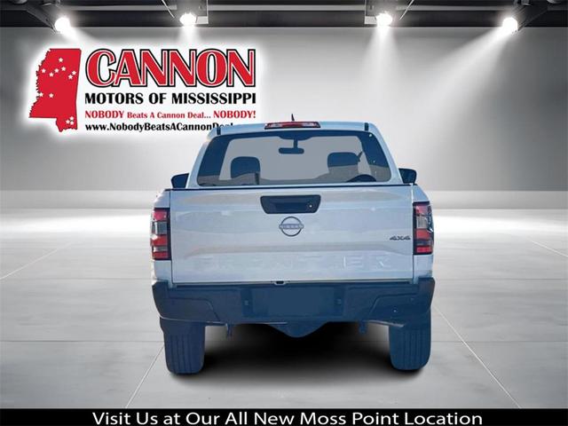 Photo of 2025 Glacier White Nissan Frontier
