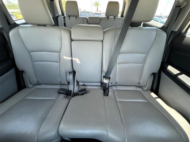 Photo of 2021 Lunar Silver Metallic Honda Pilot