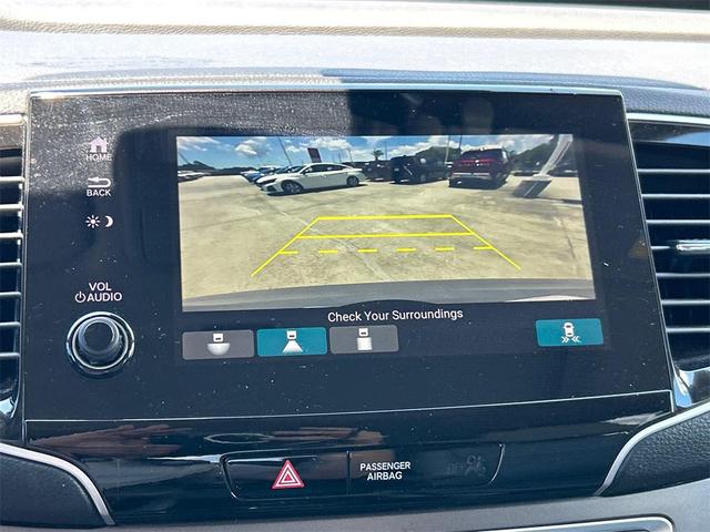 Photo of 2021 Lunar Silver Metallic Honda Pilot