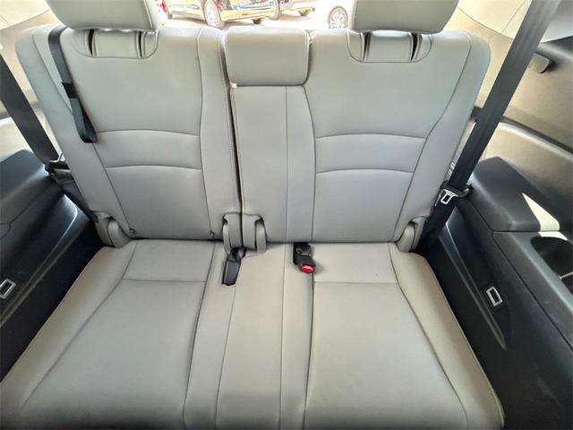 Photo of 2021 Lunar Silver Metallic Honda Pilot