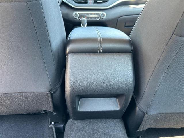 Photo of 2024 Glacier White Nissan Altima