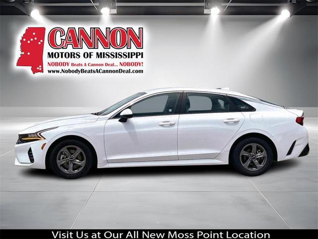 Photo of 2023 Glacial White Pearl Kia K5