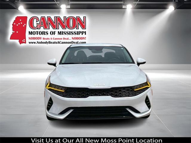 Photo of 2023 Glacial White Pearl Kia K5