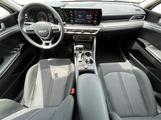 Photo of 2023 Glacial White Pearl Kia K5
