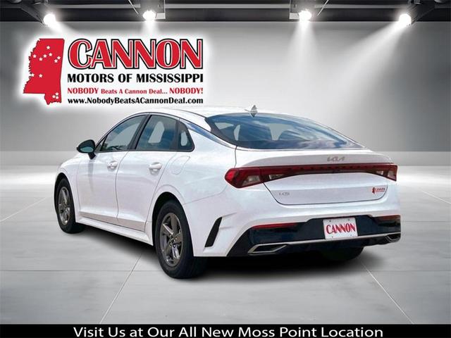 Photo of 2023 Glacial White Pearl Kia K5