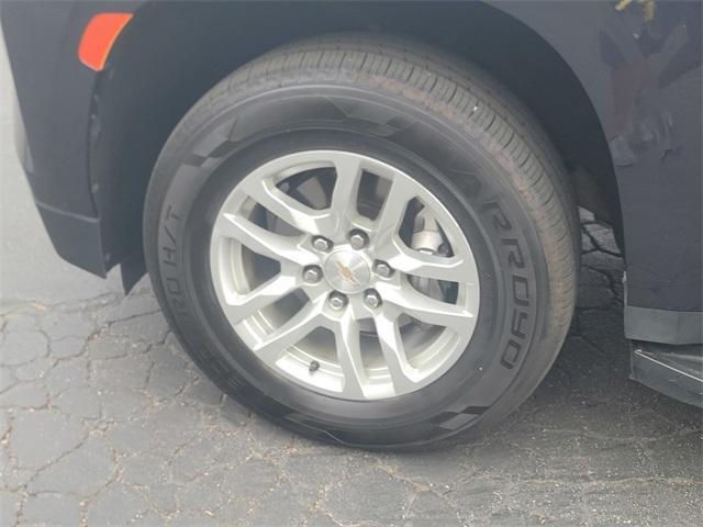 Photo of 2023 Dark Ash Metallic Chevrolet Suburban