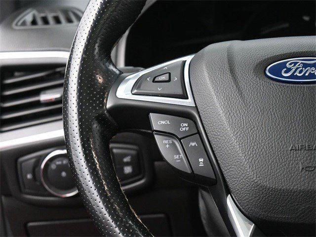 Photo of 2022 Rapid Red Metallic Tinted Clearcoat Ford Edge