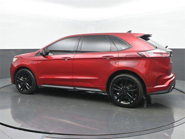 Photo of 2022 Rapid Red Metallic Tinted Clearcoat Ford Edge