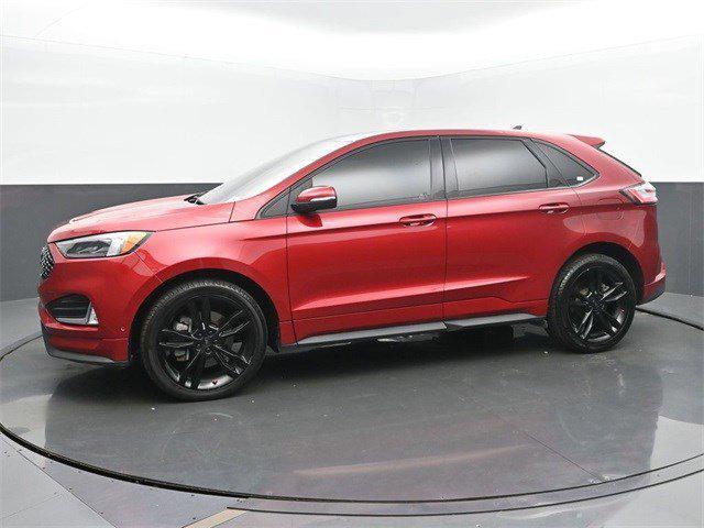 Photo of 2022 Rapid Red Metallic Tinted Clearcoat Ford Edge